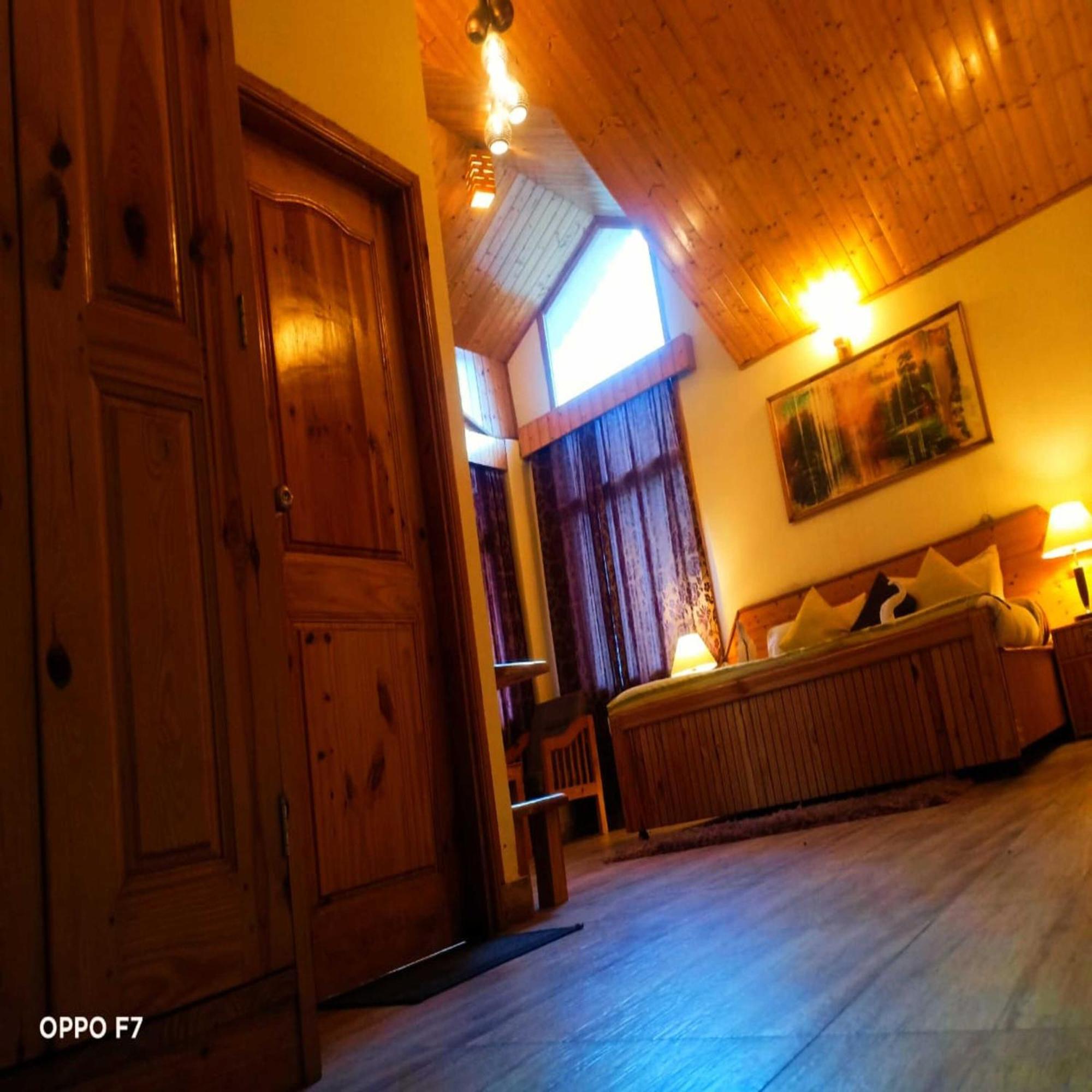 Hotel Jamla Inn Manāli Extérieur photo