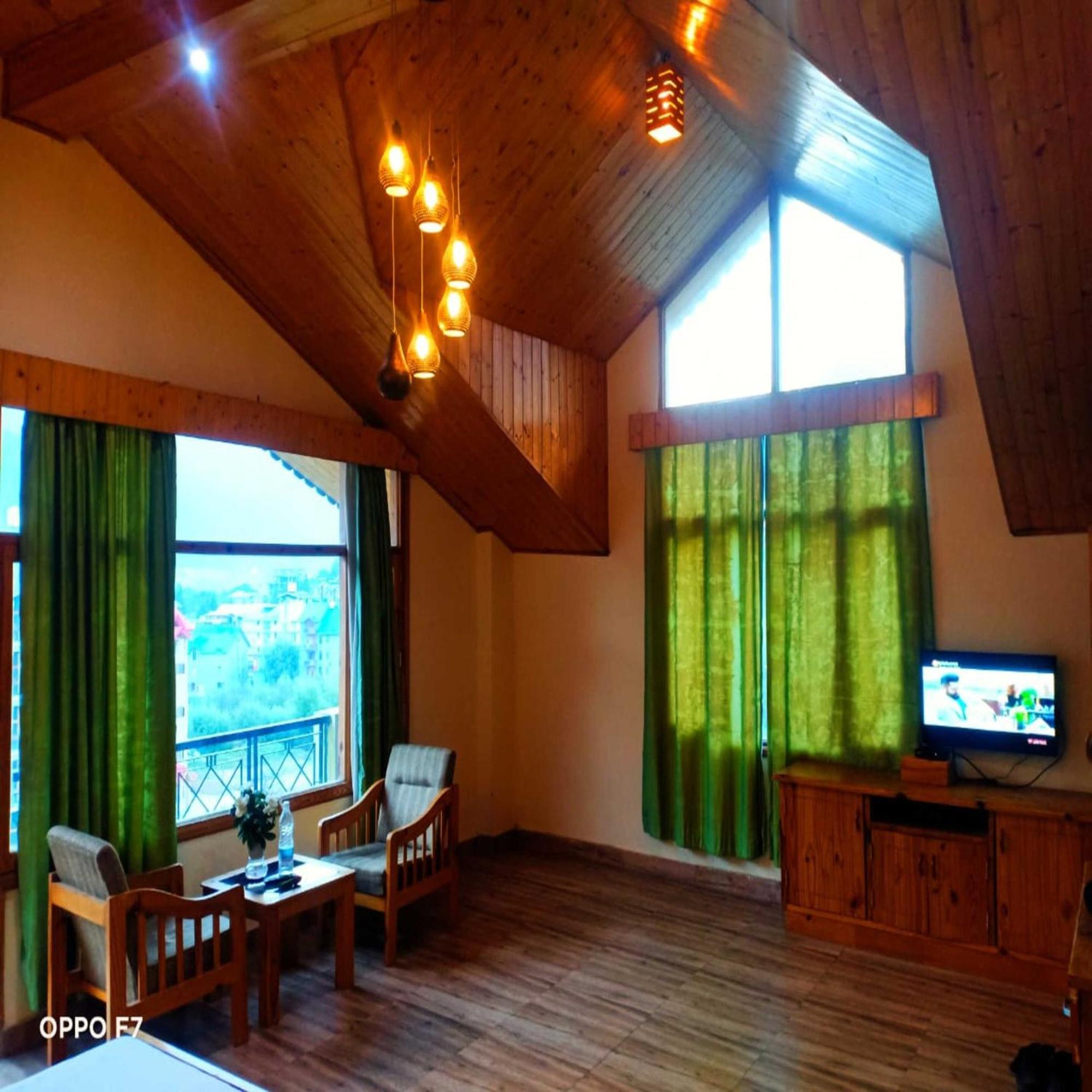 Hotel Jamla Inn Manāli Extérieur photo