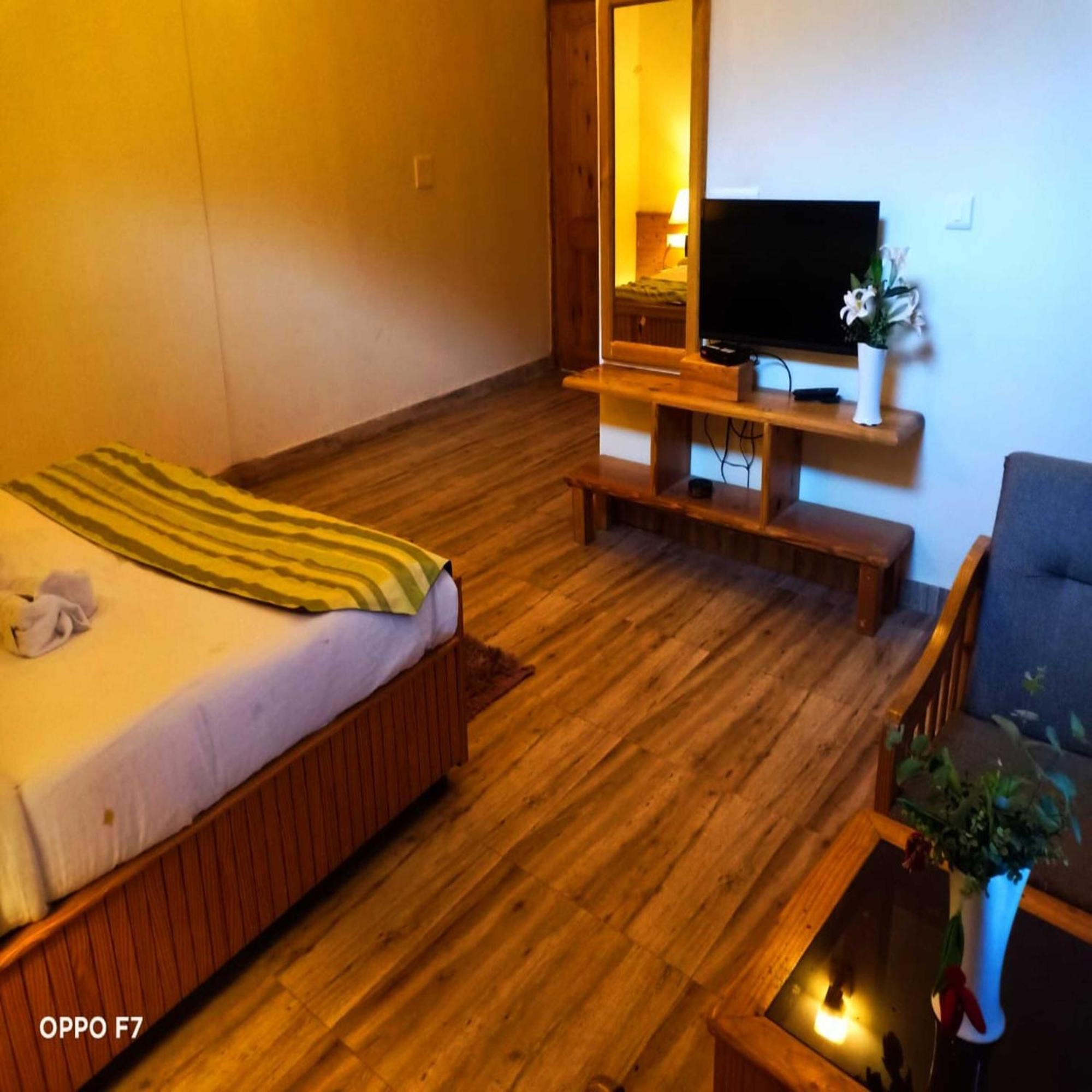 Hotel Jamla Inn Manāli Extérieur photo
