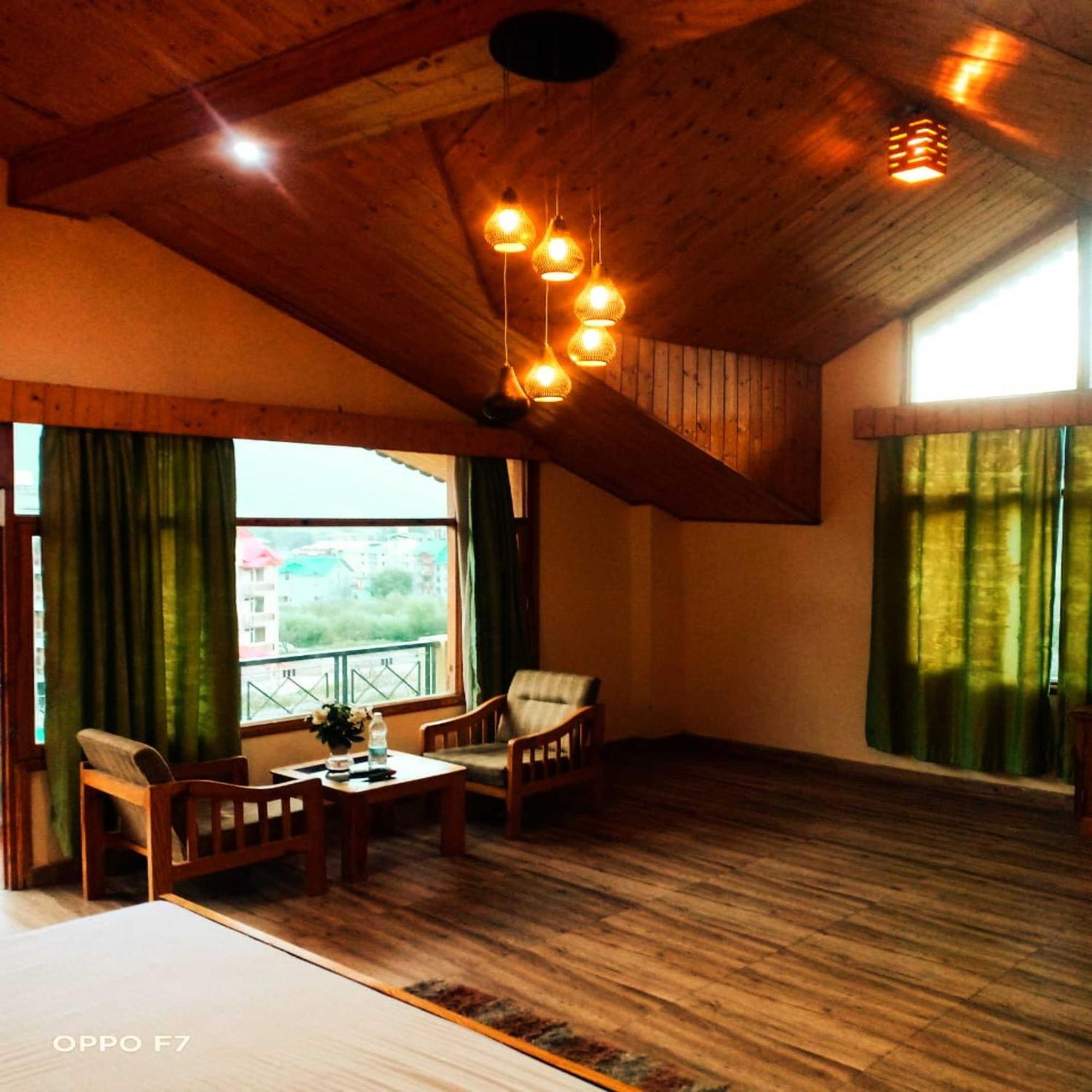 Hotel Jamla Inn Manāli Extérieur photo