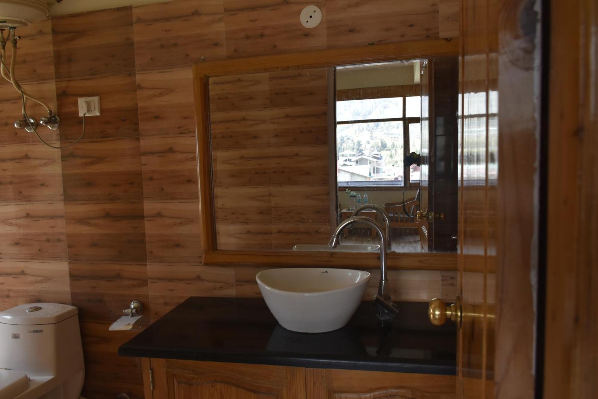 Hotel Jamla Inn Manāli Extérieur photo